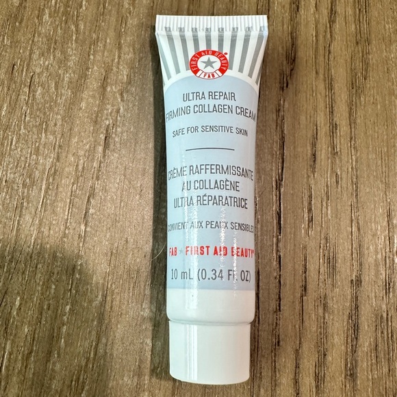 Beauty Bundle First Aid Beauty 3 Pieces and cosmetic bag NWT - Picture 5 of 8